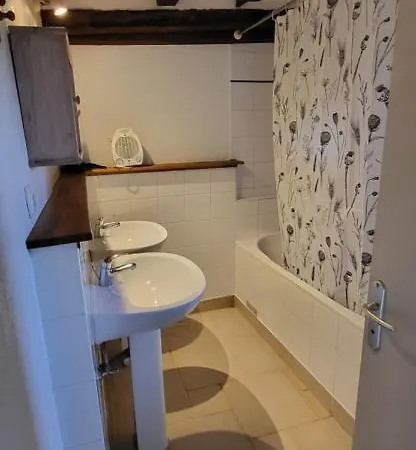 Les Tillets -noyer * Montet-et-Bouxal